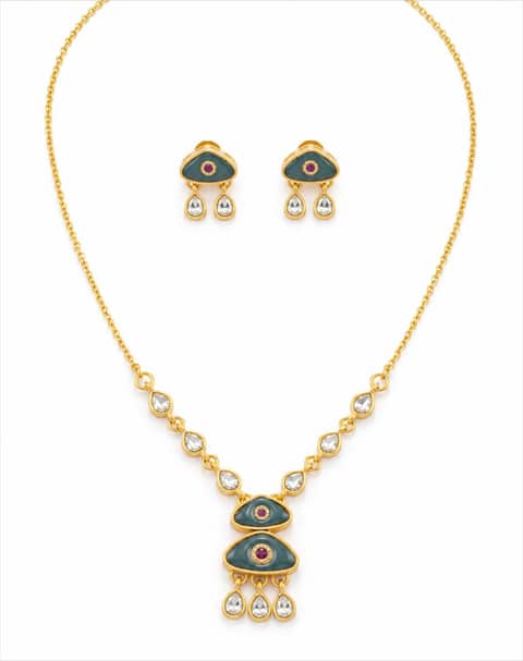 Drop Kundan Pendant Necklace Set with Matching Earrings