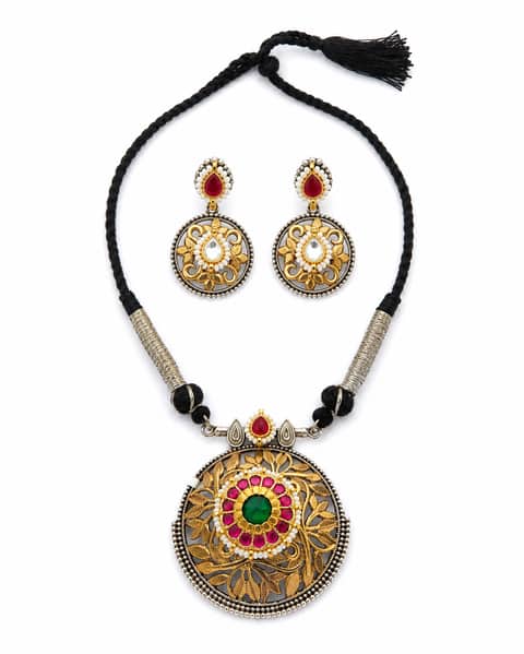 Dual Tone Pachi Kundan Delicate Choker Set